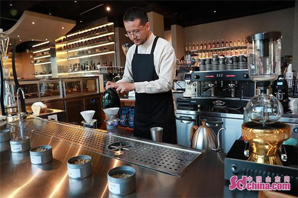 全省首家自有咖啡夢工廠開業(yè) 煙臺開發(fā)區(qū)再添網(wǎng)紅“打卡地”