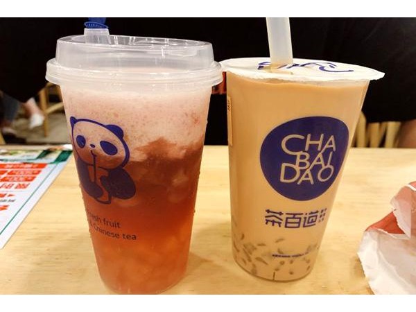 茶百道奶茶投資一個店多少錢，全國統(tǒng)一價只要.萬