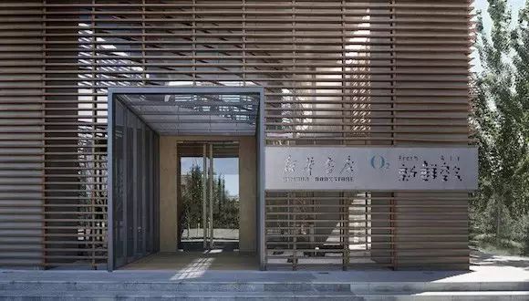 從遇冷到受捧：實體書店的“求生之路”，咖啡館應(yīng)該學(xué)什么？