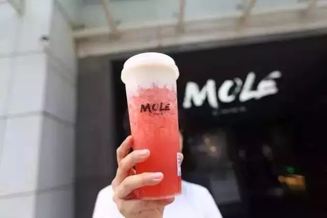 媒體曝新網(wǎng)紅飲品店雇人排隊(duì) 商家:感謝幫我們免費(fèi)推廣