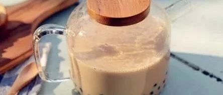 隔壁奶茶店借原料怎么辦？店老板吵成一片