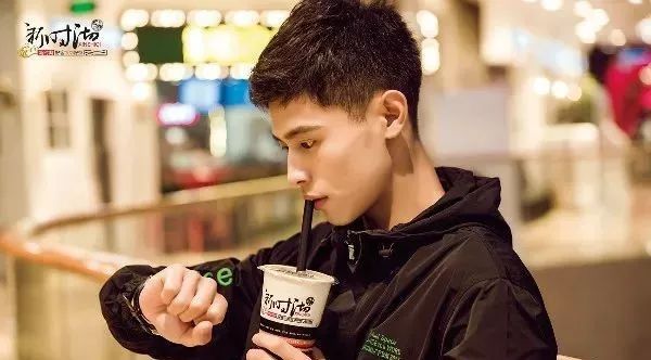 年家店，年流水 個億，新時沏是怎么做到的？