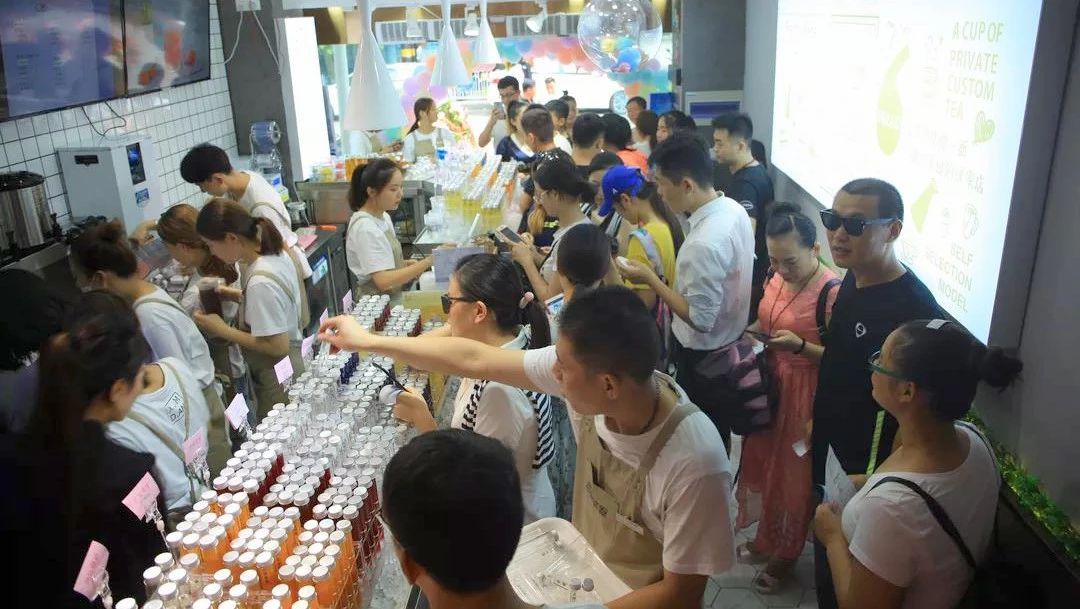 把實(shí)驗(yàn)室搬到店里來(lái) 這家新模式奶茶店前景如何