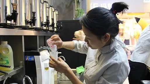 茶飲真是個(gè)好生意？ 賣(mài)洗衣機(jī)的榮事達(dá)也要來(lái)分杯羹