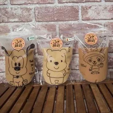 古早味“袋奶茶”也可以逼格高，臺灣店主有絕招
