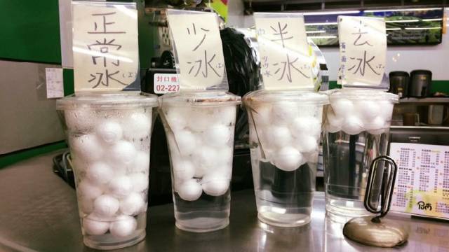 知名茶飲連鎖店秀出“冰量”示意杯，對顧客傲嬌你敢嗎？