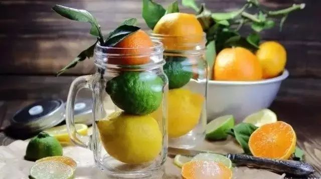 用檸檬泡水等于喝農(nóng)藥？檸檬控一定要知道的農(nóng)殘問題