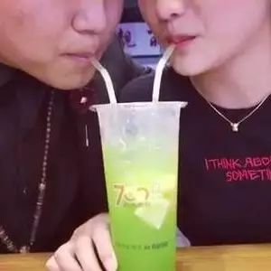 一個飲品小視頻是如何虐死單身狗的