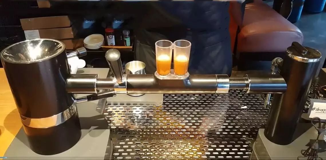 炫酷到爆！星巴克推出一款高端咖啡機