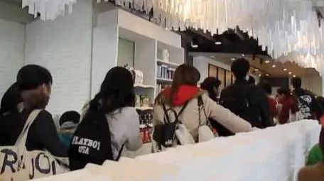 冬季奶茶店排隊(duì)減少？但你更應(yīng)該思考“排隊(duì)”問題！