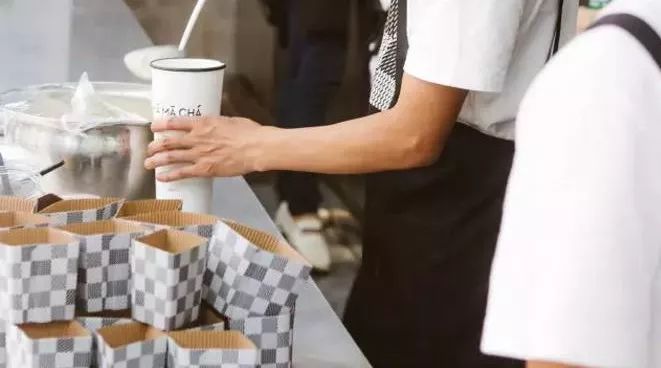 產(chǎn)品設(shè)計“套路多”：一杯有趣的奶茶，讓消費者忍不住“尖叫”