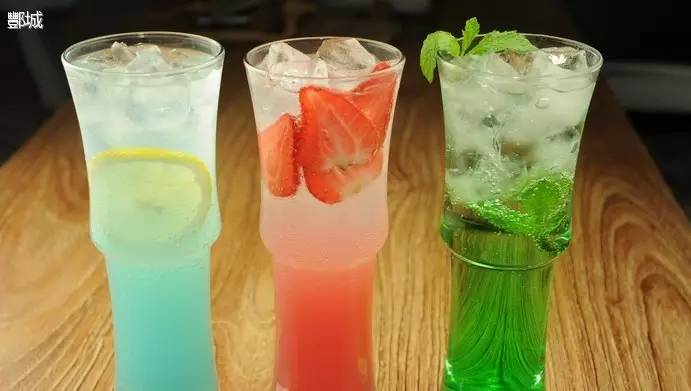 從經(jīng)銷商到終端門店，年氣泡類飲品占領(lǐng)夏季市場(chǎng)的大理由