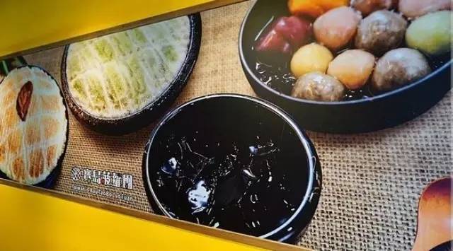 創(chuàng)意菠蘿挫冰紅了，古早味挫冰的大翻身！