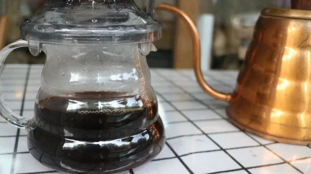 水質(zhì)是怎么影響咖啡萃取的？礦泉水與蒸餾水哪種沖咖啡最好喝？