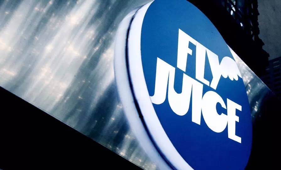 Flyjuice：小鮮肉與潮飲品店的組合