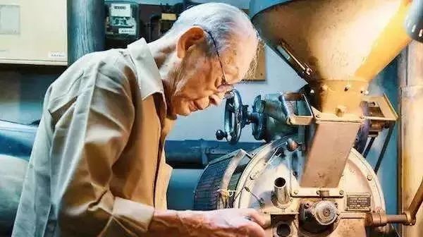 日本 歲咖啡大師逝世，在多重宇宙，他會和霍金一起喝咖啡么？