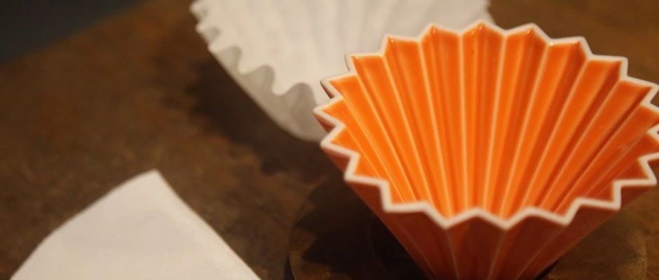 【前街咖啡師手記】折紙濾杯搭配不同濾紙會(huì)有什么區(qū)別呢？