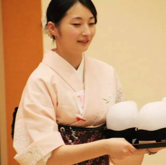 日本餐飲業(yè)“極致服務(wù)”好到了很夸張的地步