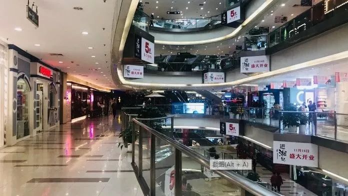 一個商場家！飲品店"爭相進(jìn)mall"，誰能突圍誰在陪跑？