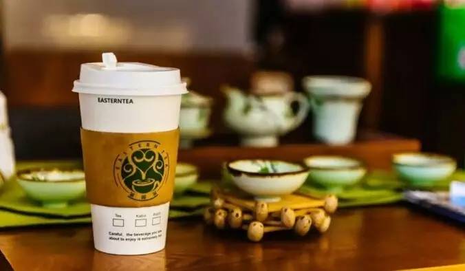 這個(gè)茶吧空間“瘦身”倍，就為了站在星巴克的對(duì)立面？