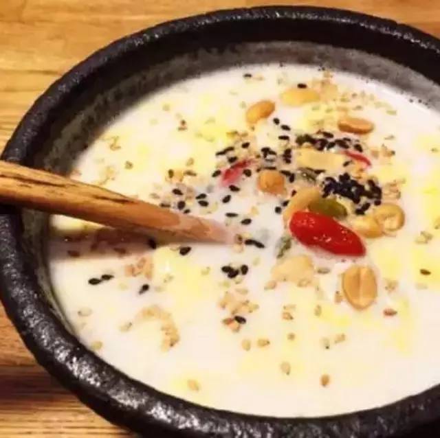 蘭州人最?lèi)?ài)的特色甜品——酒釀牛奶雞蛋