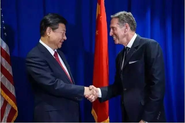現(xiàn)場(chǎng) | 看川劇、曬合影、表信心，星巴克用一場(chǎng)股東大會(huì)告訴你它有多愛(ài)中國(guó)