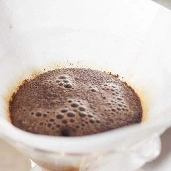 【手沖知識】「悶蒸」如何影響手沖咖啡的風味？