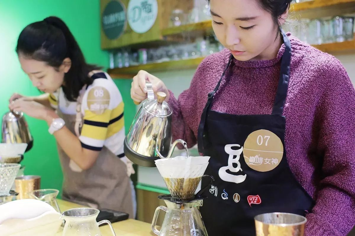 青島咖啡女神，最美的竟然是……