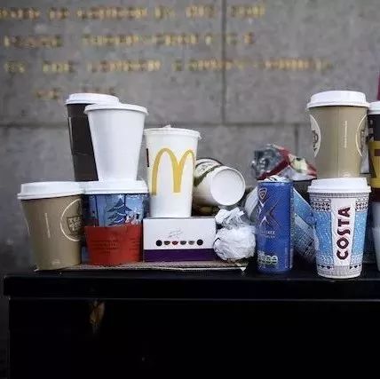 每年丟掉億個一次性咖啡杯，有人提議要不要征“拿鐵稅”