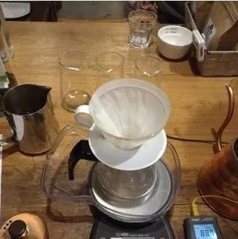 不同水溫咖啡風(fēng)味區(qū)別，如何確定沖煮咖啡的水溫？