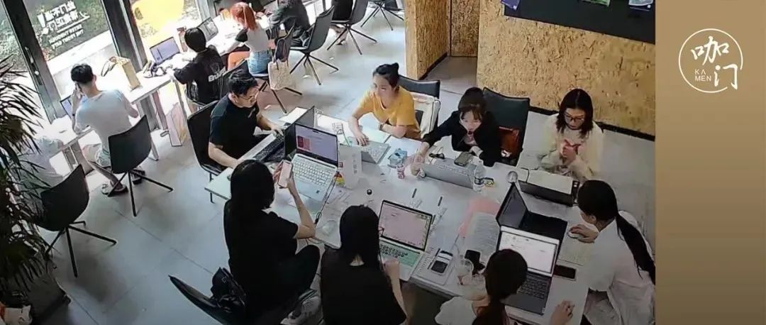 成都“工位咖啡”火了，能辦公能開(kāi)會(huì)，單店最高日出杯！