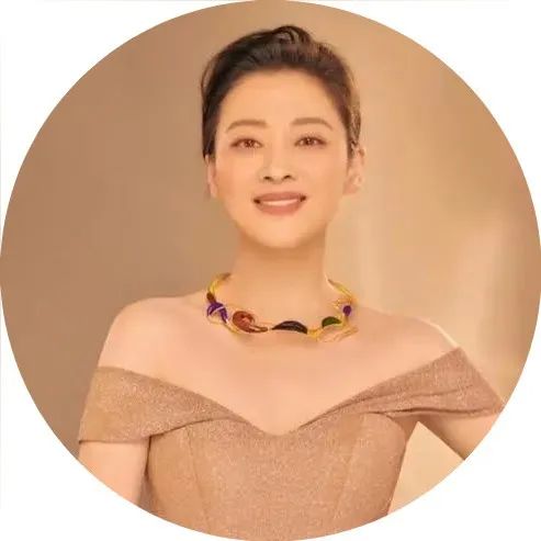 歲梅婷“夜店熱舞”火上熱搜，中年離婚又緋聞纏身惹全網(wǎng)圍觀：她憑啥越老越誘人？