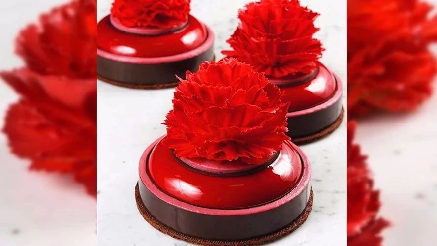 基輔最hot名師、圈粉實(shí)力NO.的他：就算只做一朵巧克力花，也帥到炸?。。? title=