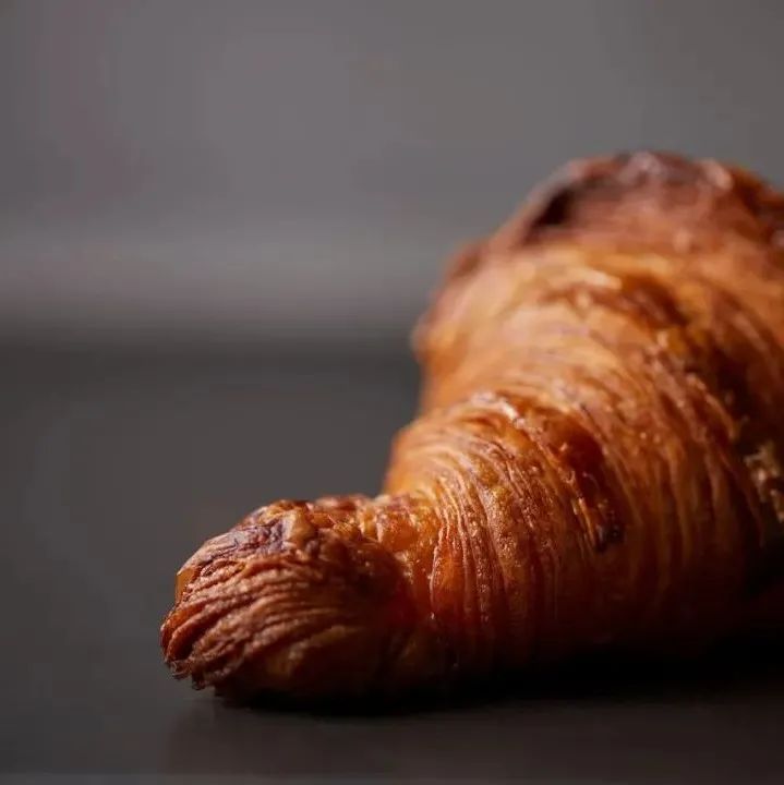 為什么別人朋友圈發(fā)圖逼格都那么高？借鑒一下Patisserie Asako Iwayanagi的拍照風(fēng)格吧?。ㄒ汛虬た上螺d）