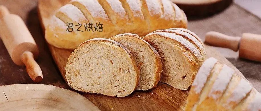 全麥燕麥面包，很簡(jiǎn)單，很低脂，很健康
